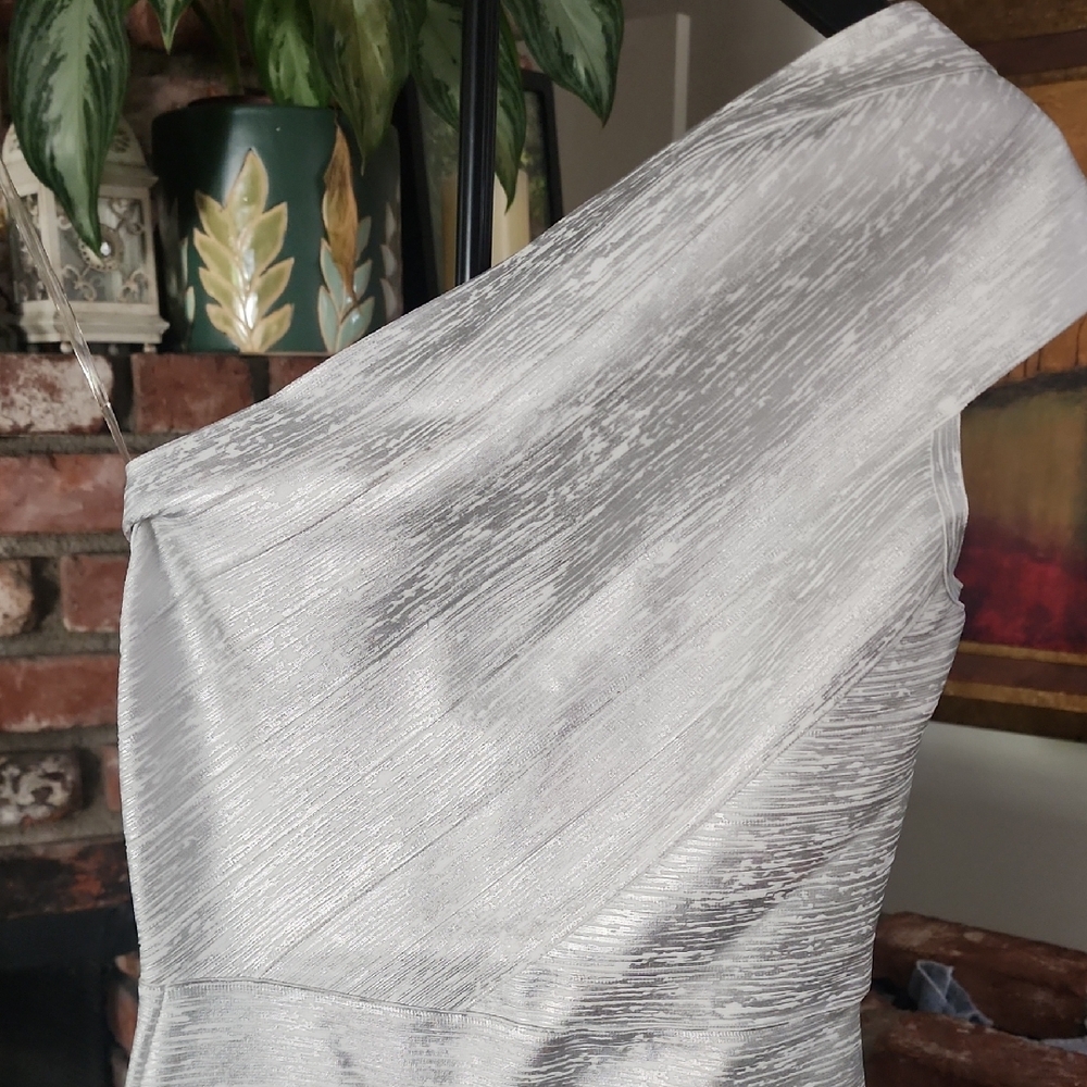NWT Bella Barnett Silver One Shoulder Bodycon Mini Dress XS - Picture 3 of 14